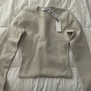 NWT Aritzia Sculpt Crew Knit Size Small